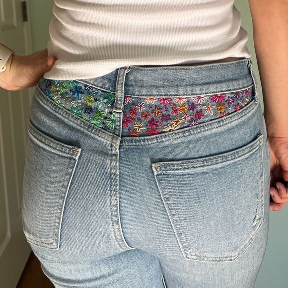 GAP Cigarette High Rise Jeans Hand Embroidered Size 29 - Picture 6 of 10